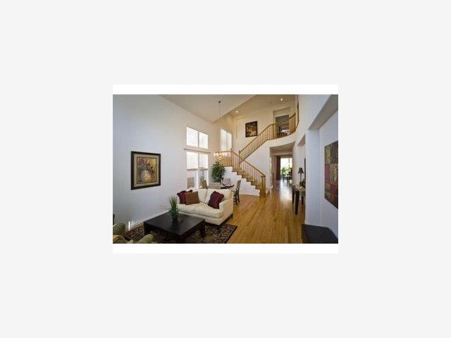 328 View Point Court Pacifica, CA 94044 - Photo 2 of 9 Gallery Image 2