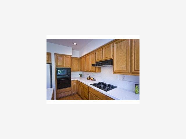 328 View Point Court Pacifica, CA 94044 - Photo 5 of 9 Gallery Image 5