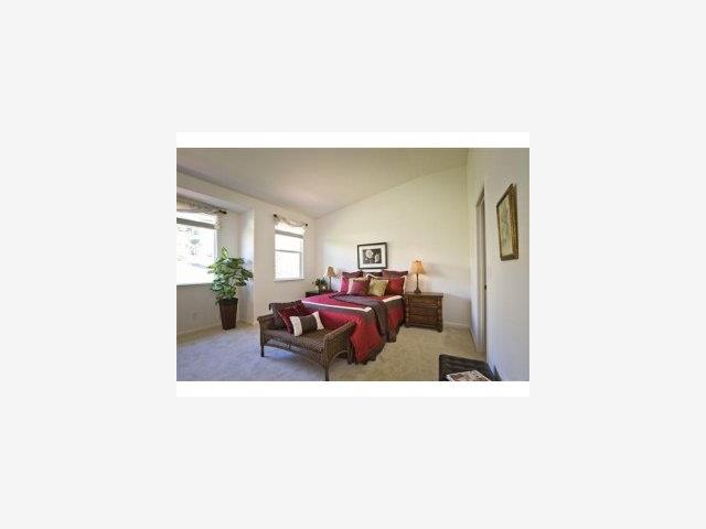 328 View Point Court Pacifica, CA 94044 - Photo 6 of 9 Gallery Image 6