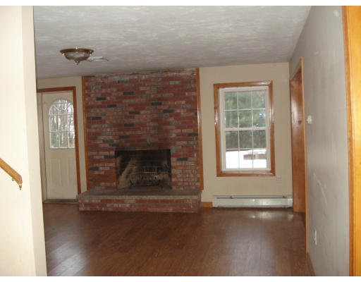 27 Albee Road Millville, MA 01529 - Photo 3 of 17 Gallery Image 3