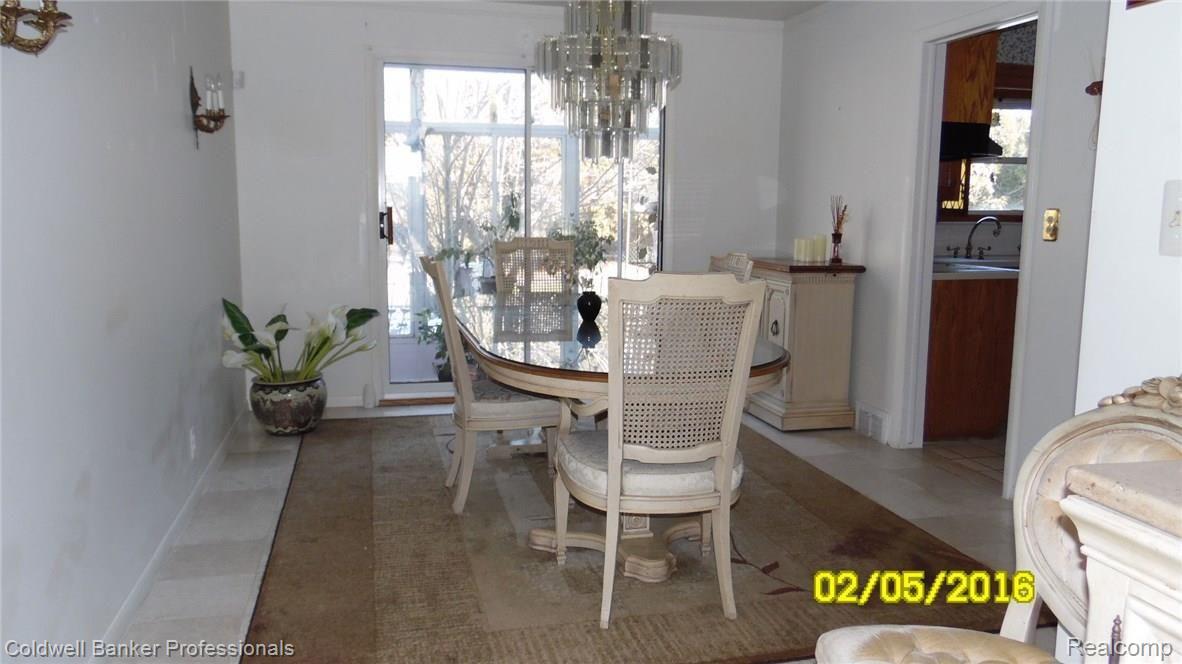 270 Stephens Road Grosse Pointe, MI 48236 - Photo 5 of 23 SAM_1341.JPG