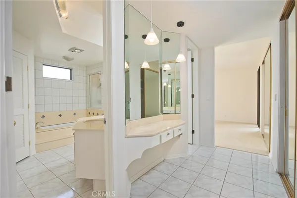 $4,400 | 5340 Yarmouth Avenue, Unit 205, Encino, CA 91316