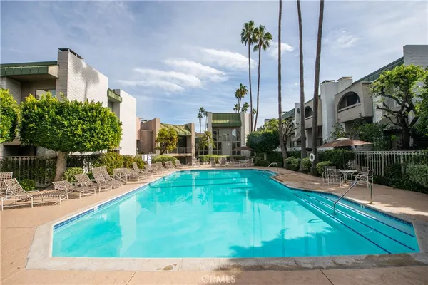 $4,400 | 5340 Yarmouth Avenue, Unit 205, Encino, CA 91316