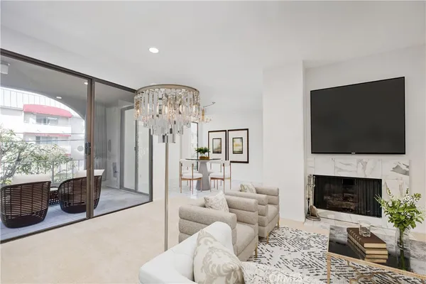 $4,400 | 5340 Yarmouth Avenue, Unit 205, Encino, CA 91316