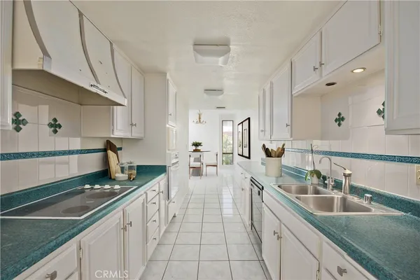 $4,400 | 5340 Yarmouth Avenue, Unit 205, Encino, CA 91316