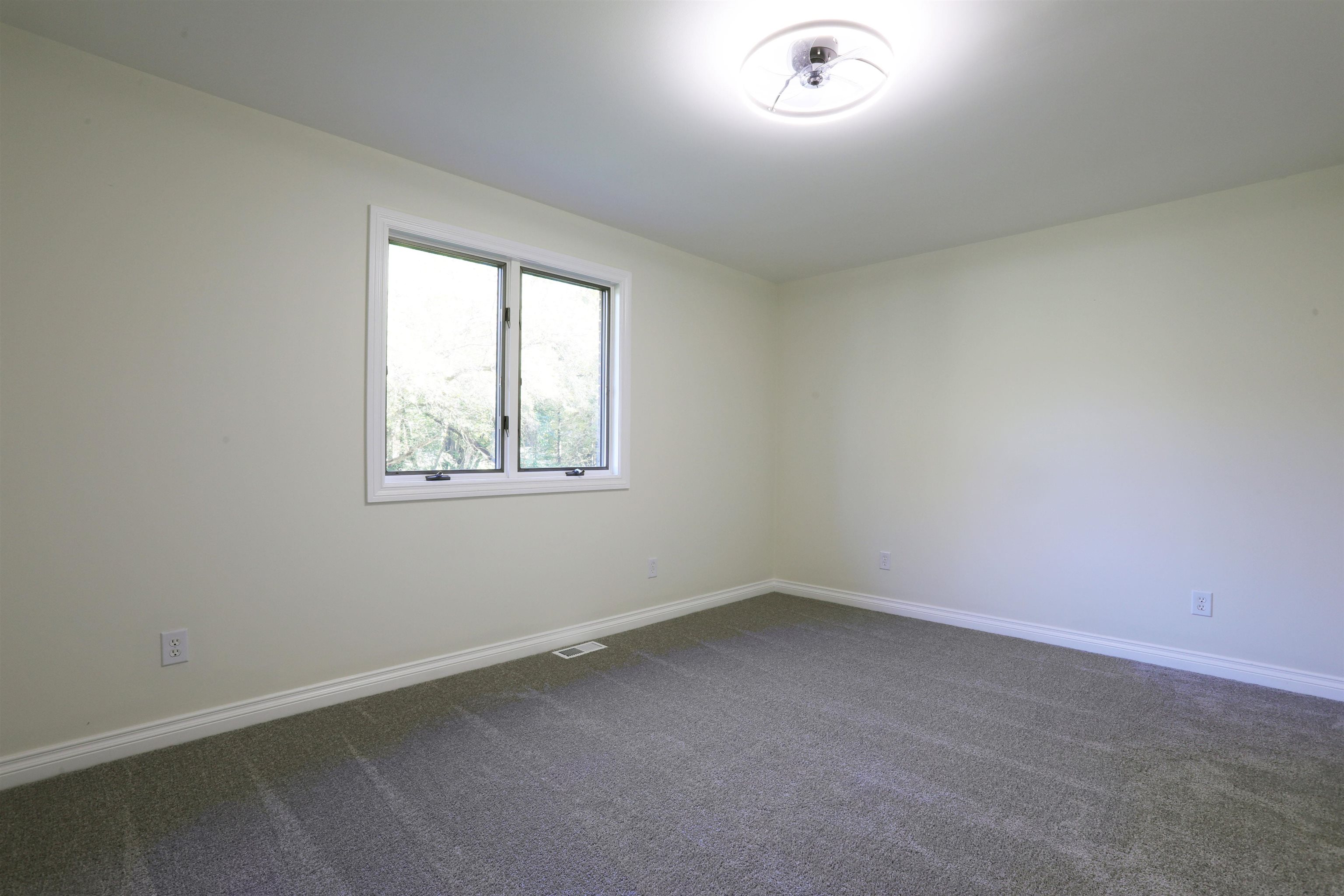 48511 Sugarbush Road New Baltimore, MI 48047 - Photo 25 of 45 50158788-4b1a3799-e929-4018-9f46-dbc5ab1697f4.JPG