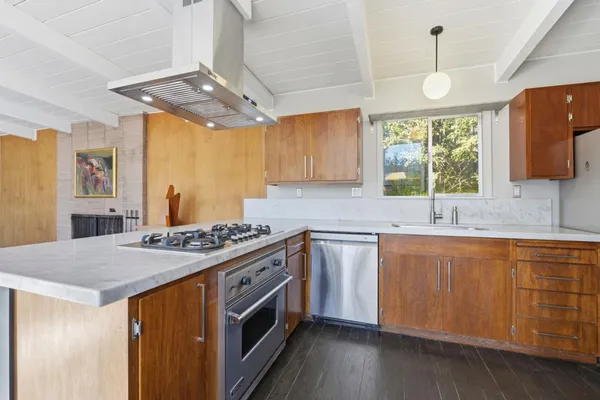 $3,389,000 | 411 Glenwood Avenue, Woodside, CA 94062