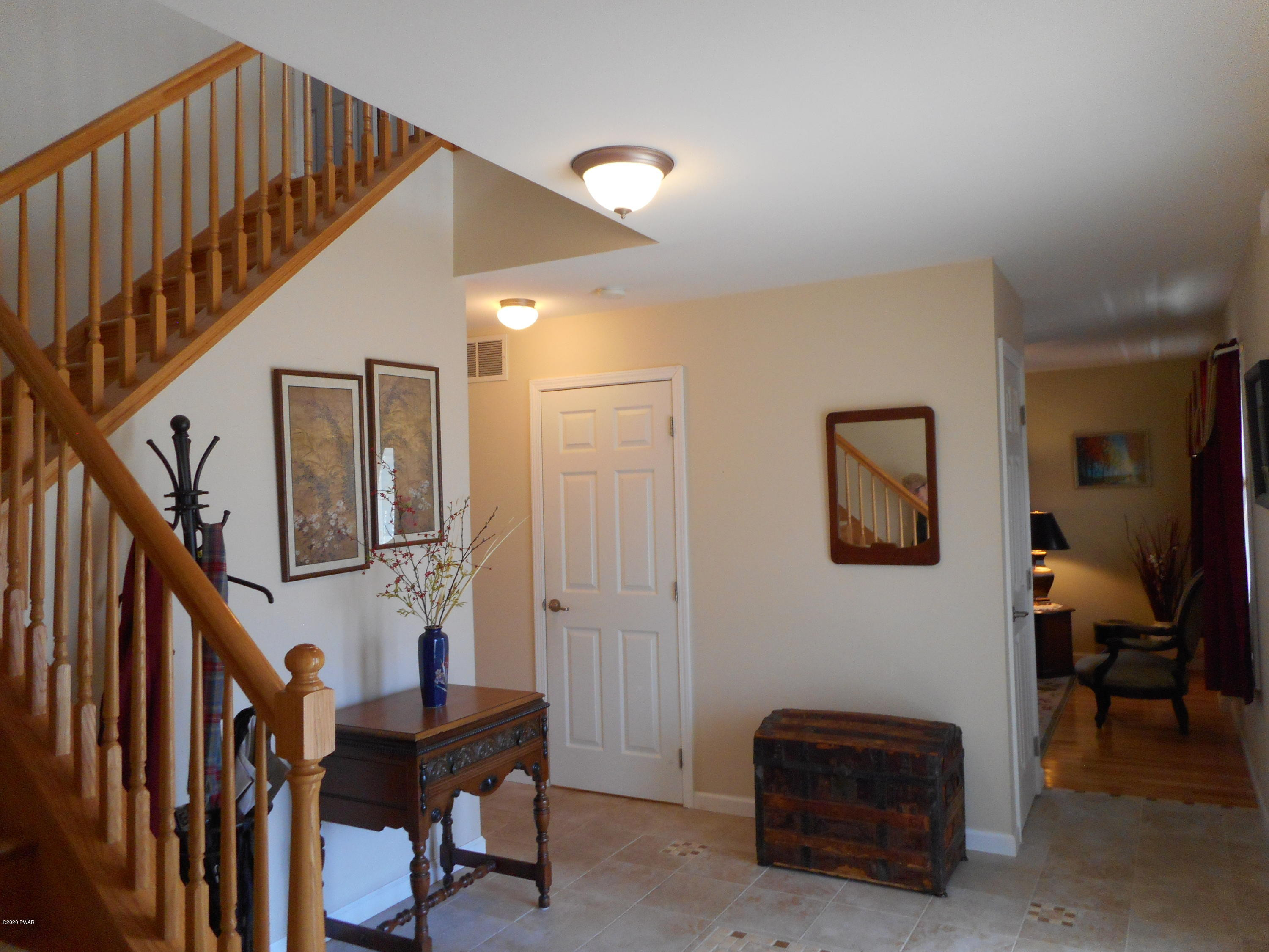 104 Springbrook Court Shohola, PA 18458 - Photo 9 of 30