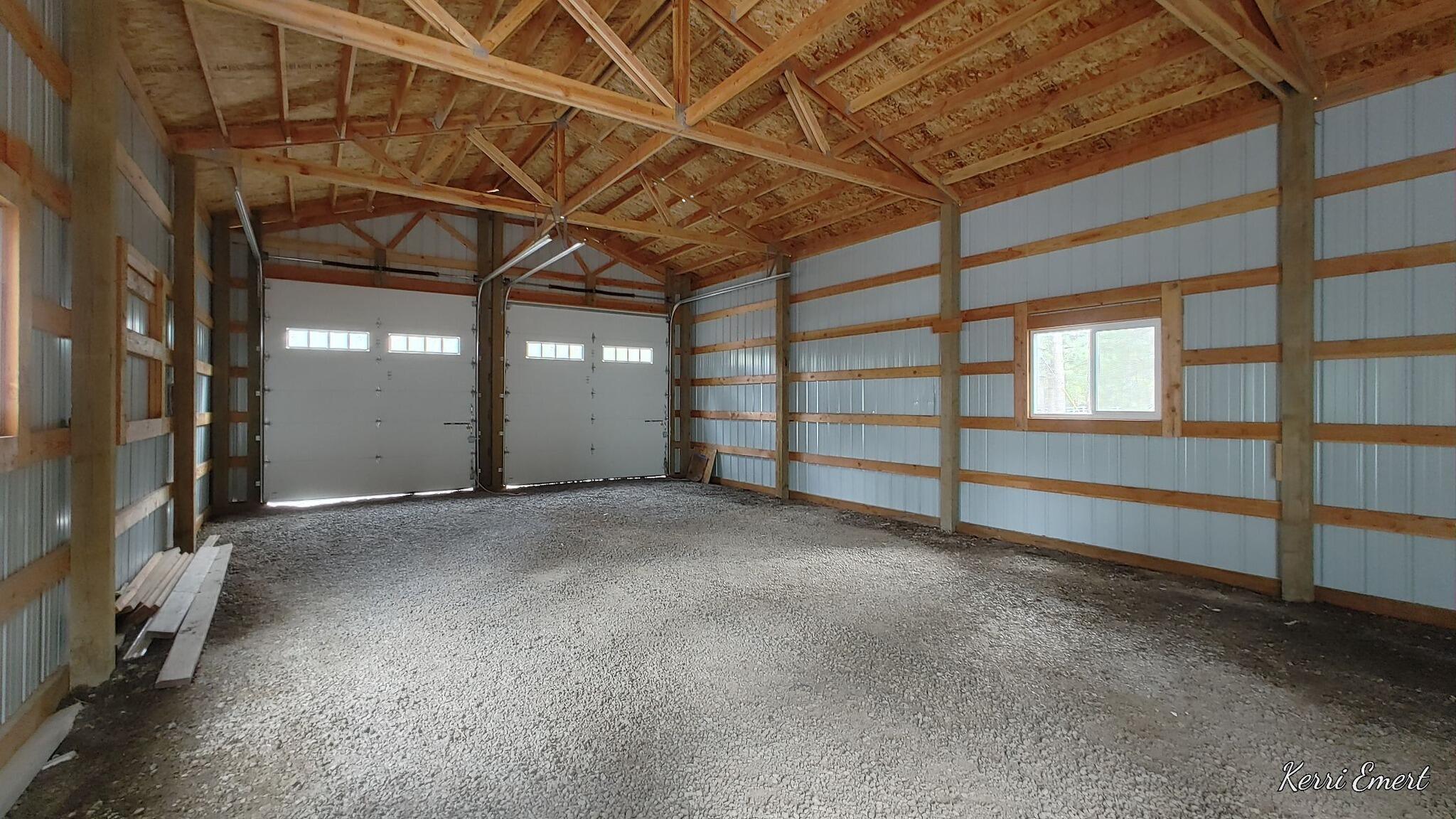 146624 Junos Road Gilchrist, OR 97737 - Photo 8 of 18 Shop inside