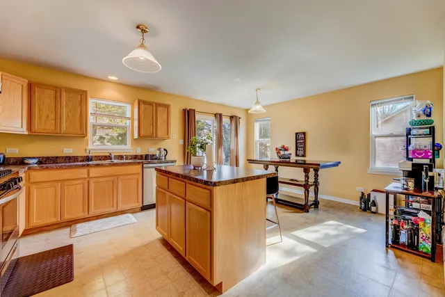 $359,900 | 1114 Kylemore Court, Joliet, IL 60431