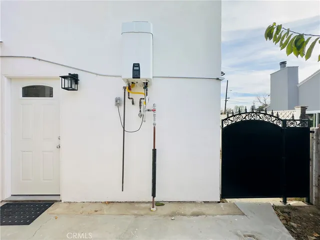 $1,500 | 8237 Jellico Avenue, Northridge, CA 91325