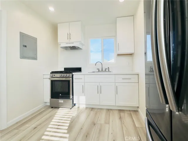 $1,500 | 8237 Jellico Avenue, Northridge, CA 91325