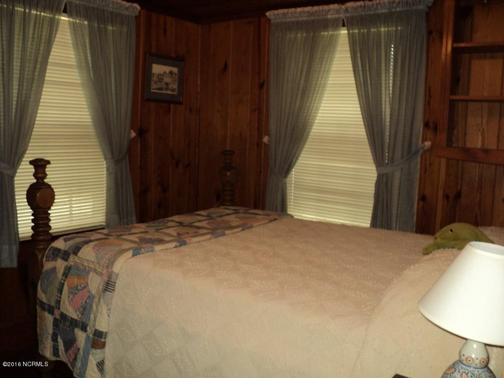 1086 Ross Road Bath, NC 27808 - Photo 11 of 28 010 bedroom 2