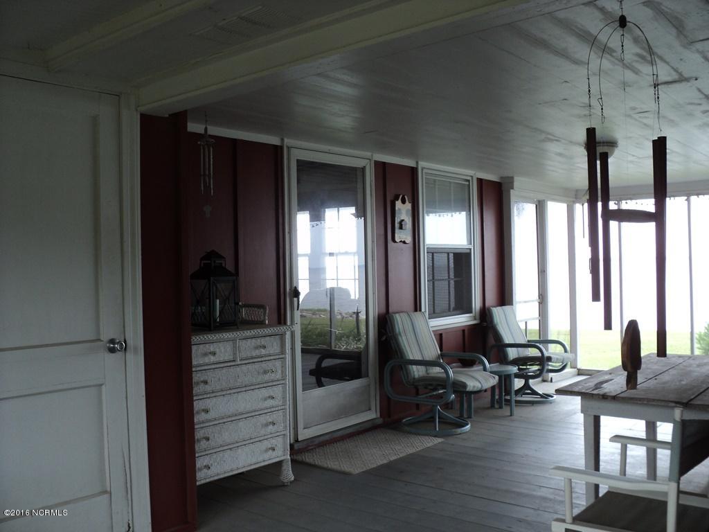 1086 Ross Road Bath, NC 27808 - Photo 12 of 28 011 screened breezeway