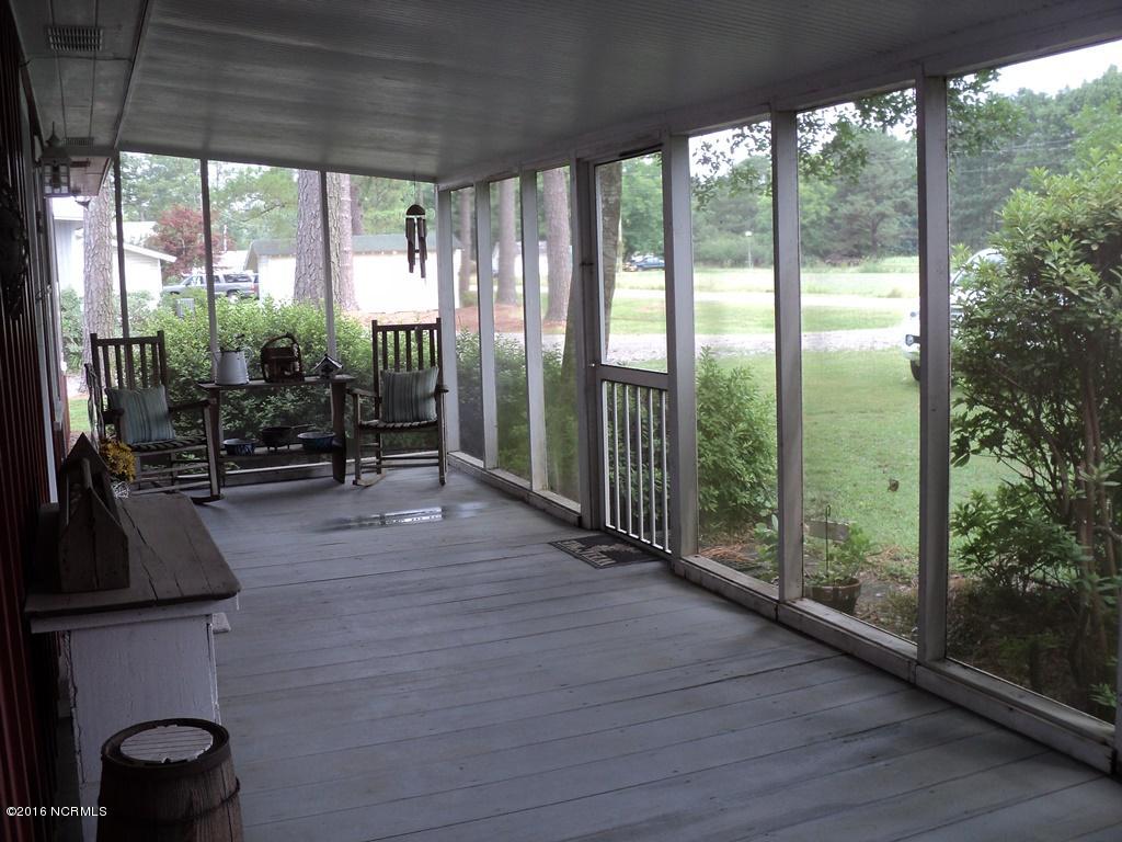 1086 Ross Road Bath, NC 27808 - Photo 13 of 28 012 front porch