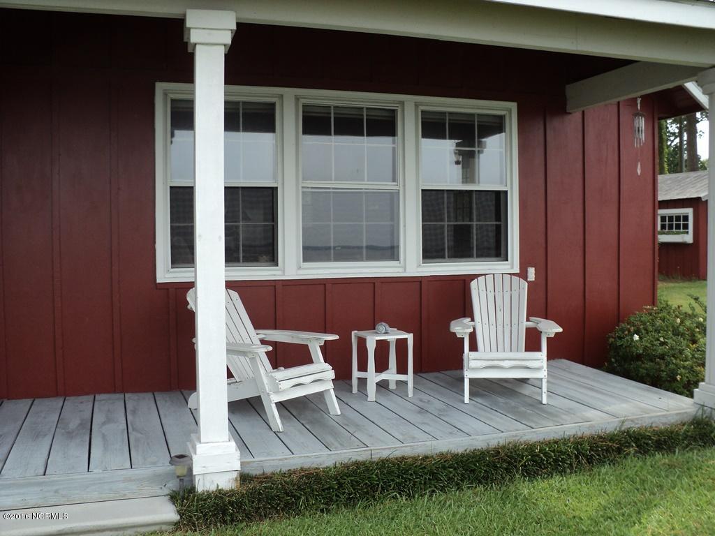 1086 Ross Road Bath, NC 27808 - Photo 16 of 28 015 back deck