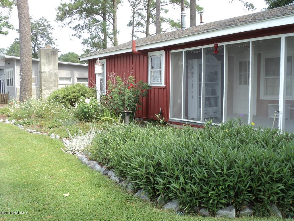 1086 Ross Road Bath, NC 27808 - Photo 19 of 28 018 backyard