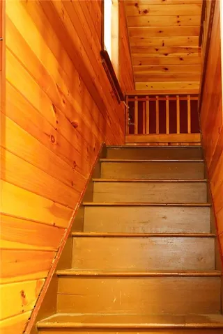 a view of entryway with a small space