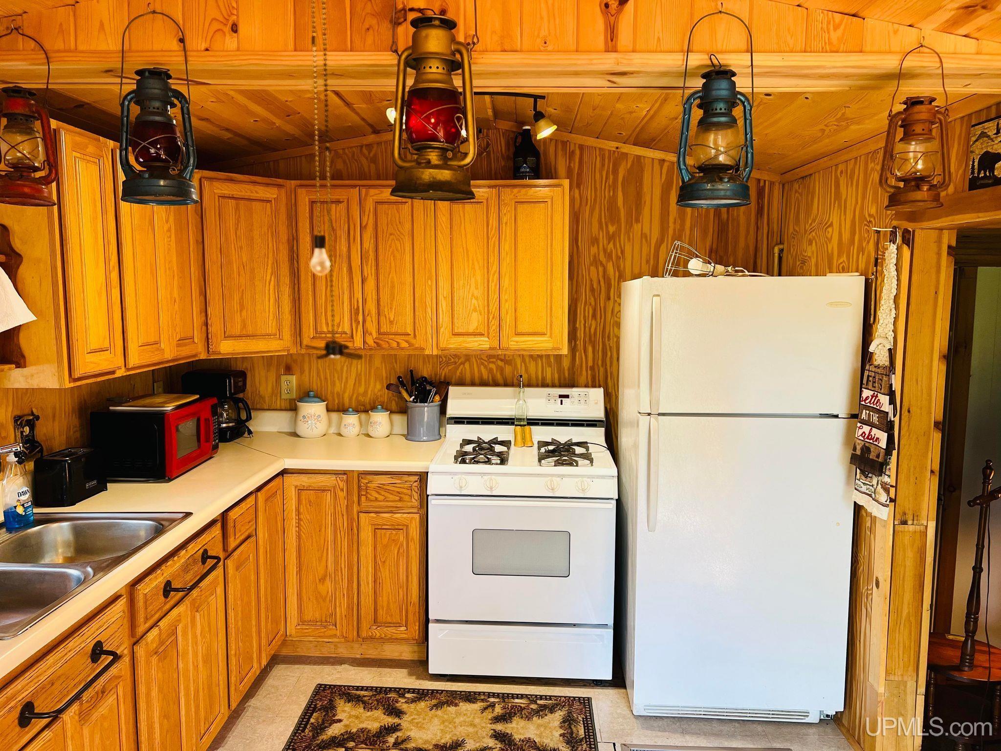 649 West Gulliver Lake Road Gulliver, MI 49840 - Photo 15 of 24