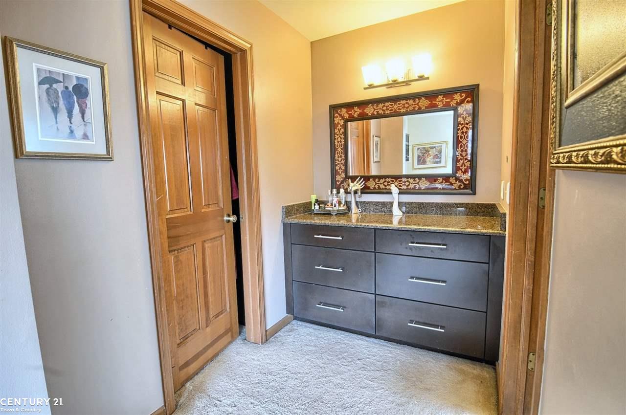 3195 Summit Ridge Drive Rochester Hills, MI 48306 - Photo 21 of 40