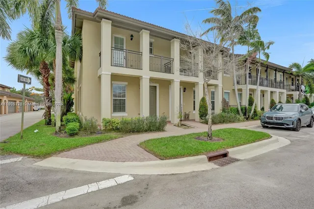 a view of outdoor space yard and entertaining space
