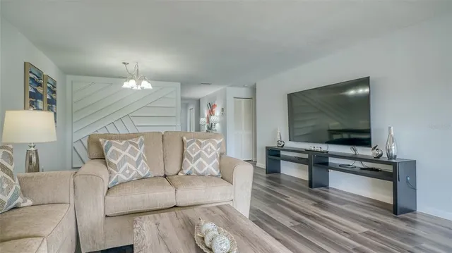 $1,995 | 6999 West Country Club Drive North, Unit 226, Sarasota, FL 34243