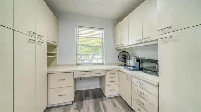 $1,995 | 6999 West Country Club Drive North, Unit 226, Sarasota, FL 34243