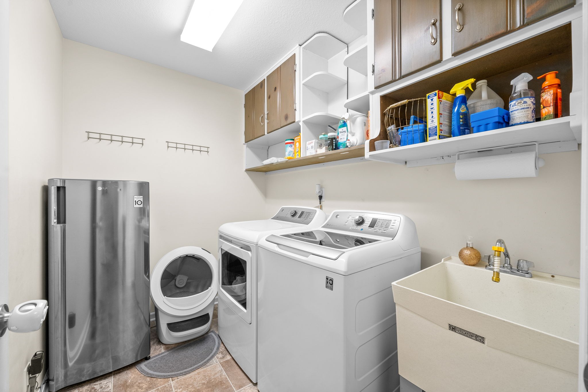 1221 Olive Branch Road Clarksville, TN 37042 - Photo 29 of 36 a utility room with dryer and washer
