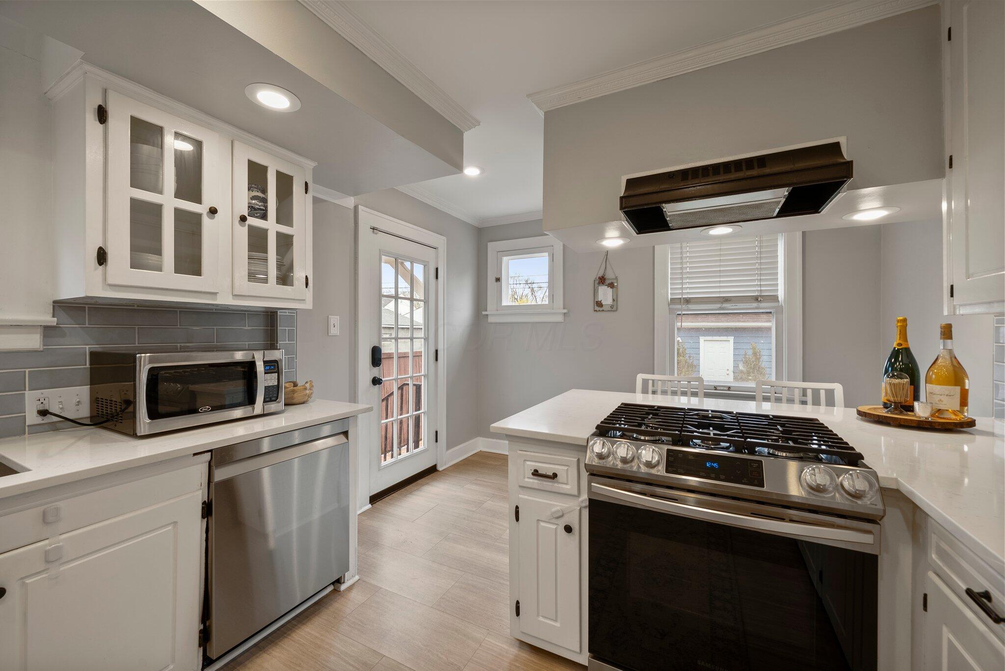 467 Arden Road Columbus, OH 43214 - Photo 11 of 34 Kitchen