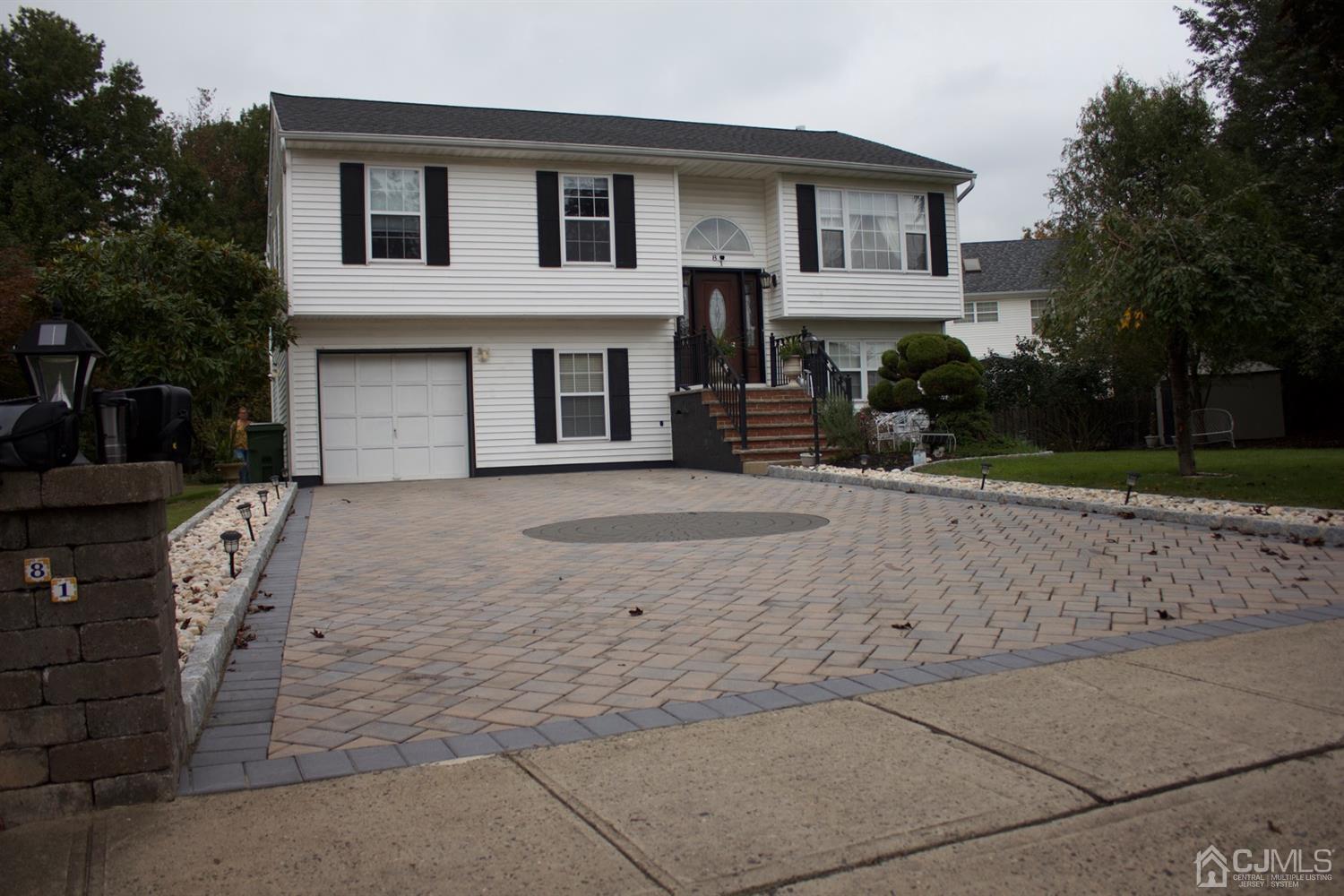 81 Alexander Street Edison, NJ 08820 - Photo 1 of 19 Gallery Image 1