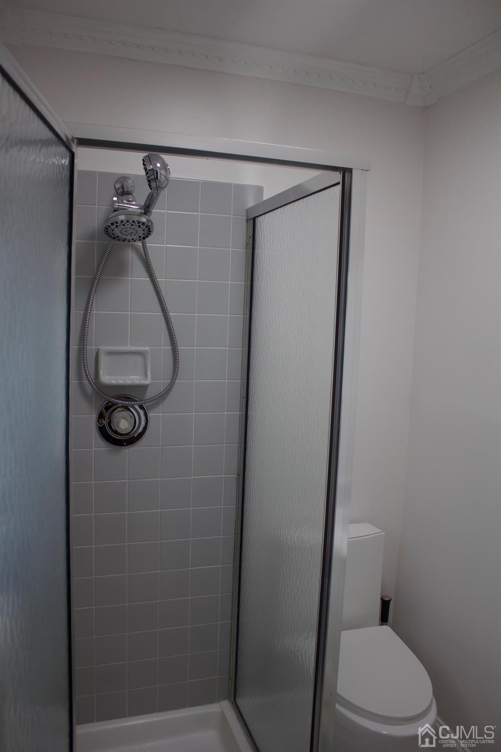 81 Alexander Street Edison, NJ 08820 - Photo 11 of 19 Gallery Image 11