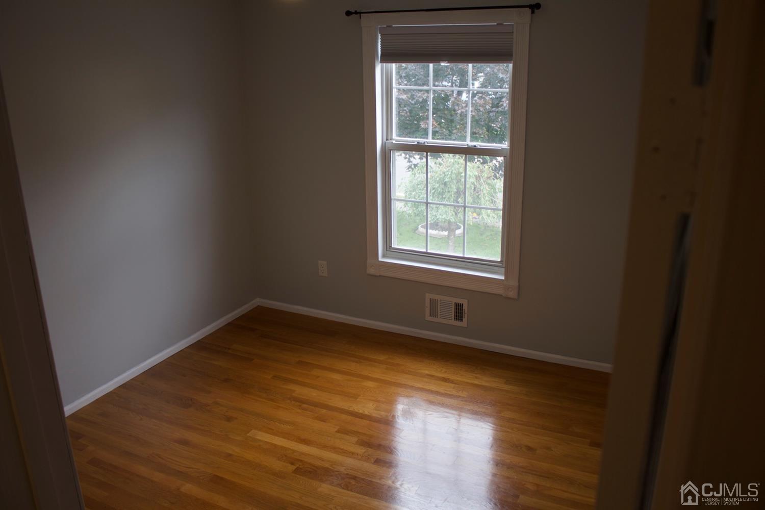81 Alexander Street Edison, NJ 08820 - Photo 13 of 19 Gallery Image 13