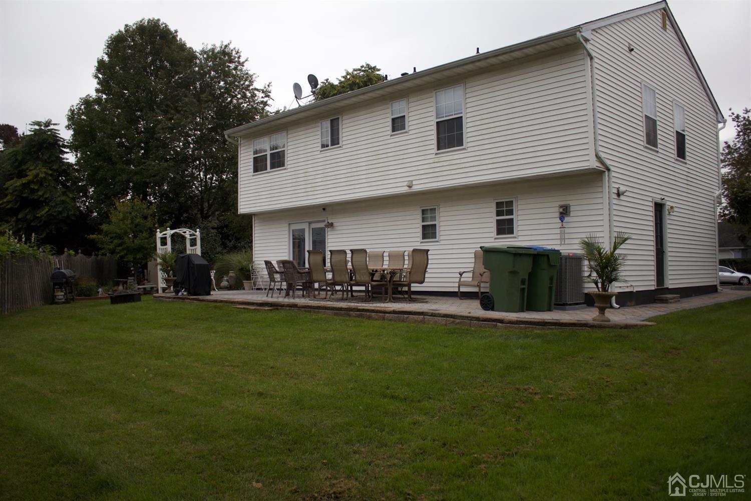 81 Alexander Street Edison, NJ 08820 - Photo 3 of 19 Gallery Image 3