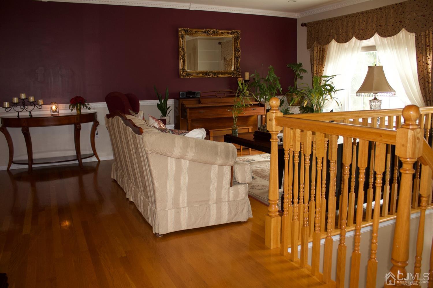 81 Alexander Street Edison, NJ 08820 - Photo 5 of 19 Gallery Image 5