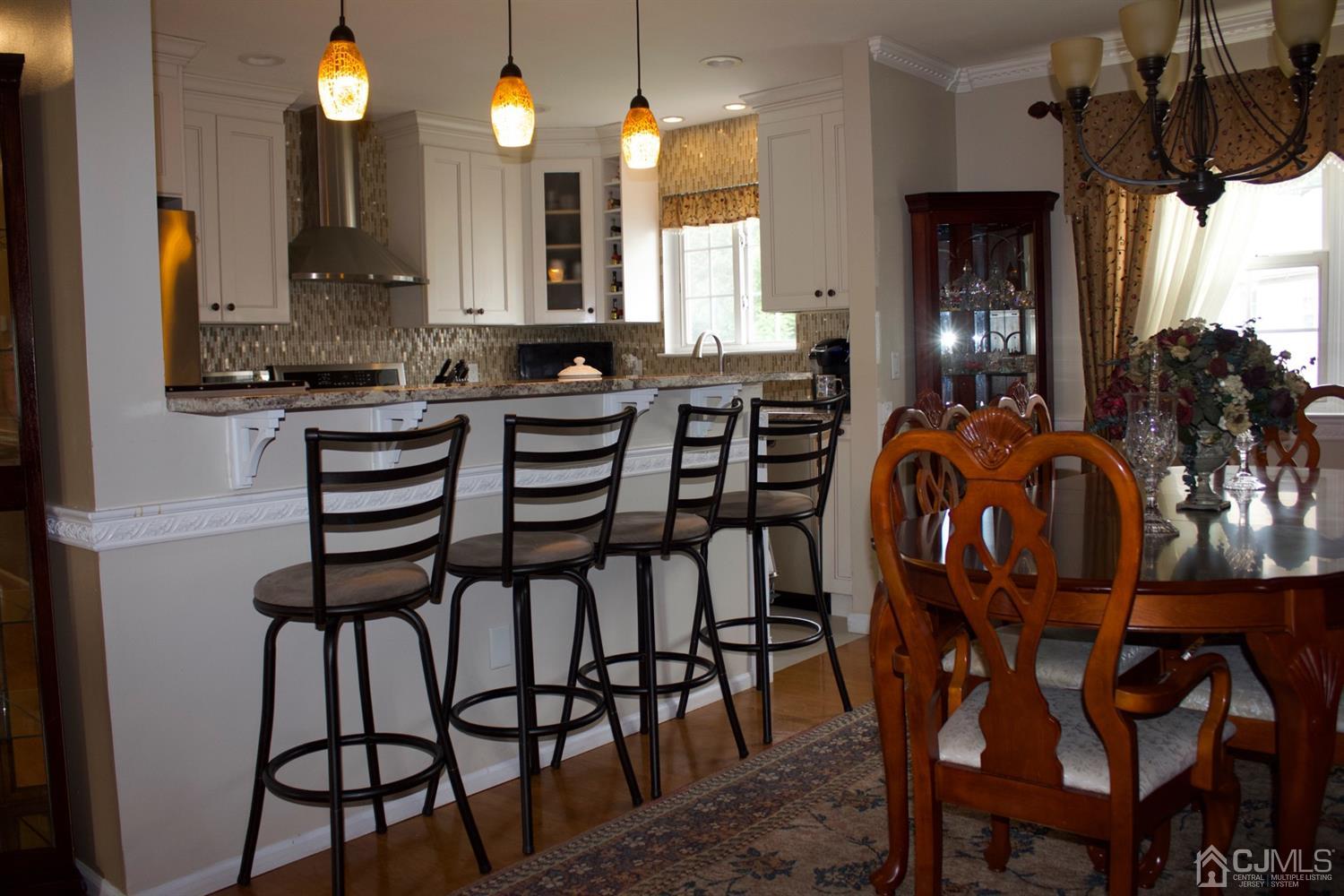81 Alexander Street Edison, NJ 08820 - Photo 6 of 19 Gallery Image 6