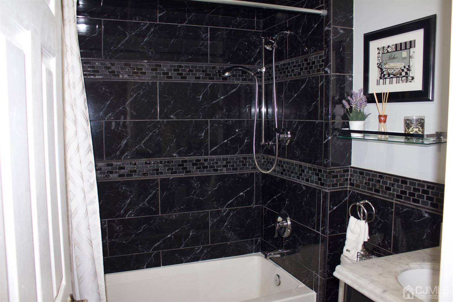 81 Alexander Street Edison, NJ 08820 - Photo 8 of 19 Gallery Image 8