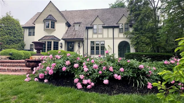 $4,500,000 | 3700 West 65th Street, Mission Hills, KS 66208