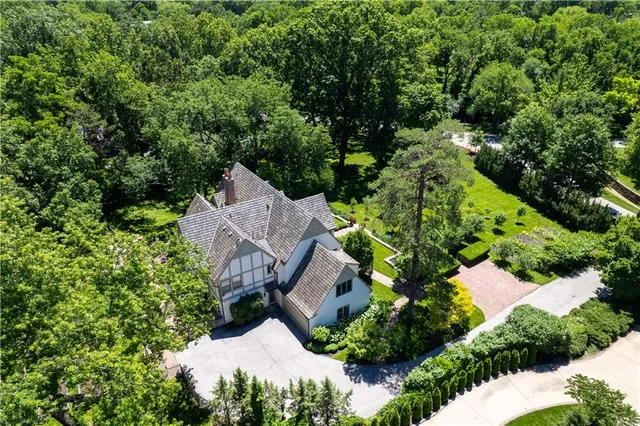 $4,500,000 | 3700 West 65th Street, Mission Hills, KS 66208