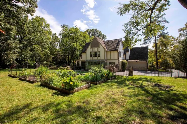 $4,500,000 | 3700 West 65th Street, Mission Hills, KS 66208