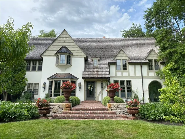 $4,500,000 | 3700 West 65th Street, Mission Hills, KS 66208