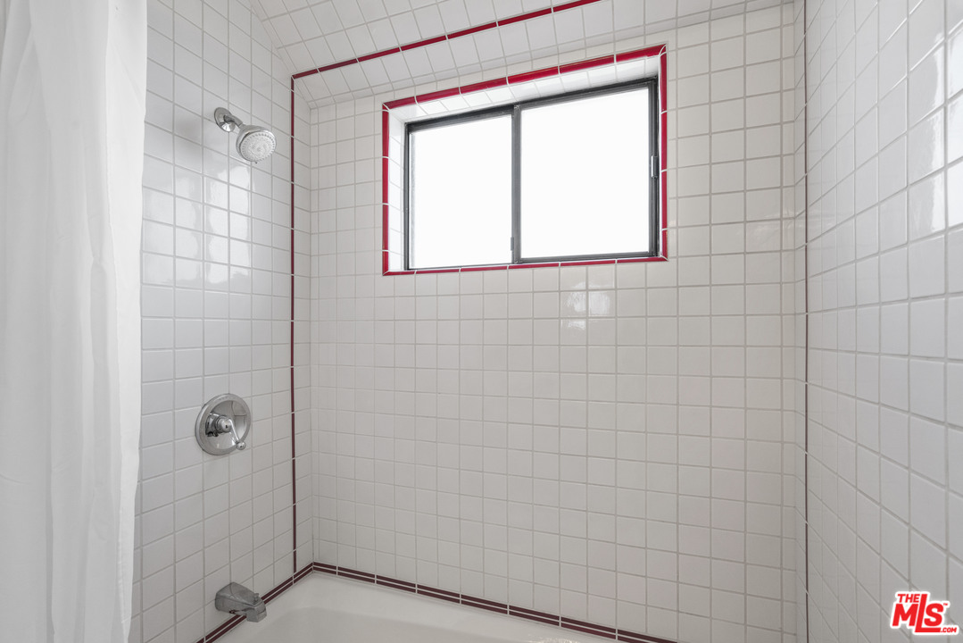 7734 West 79th Street Playa del Rey, CA 90293 - Photo 18 of 27 Gallery Image 18