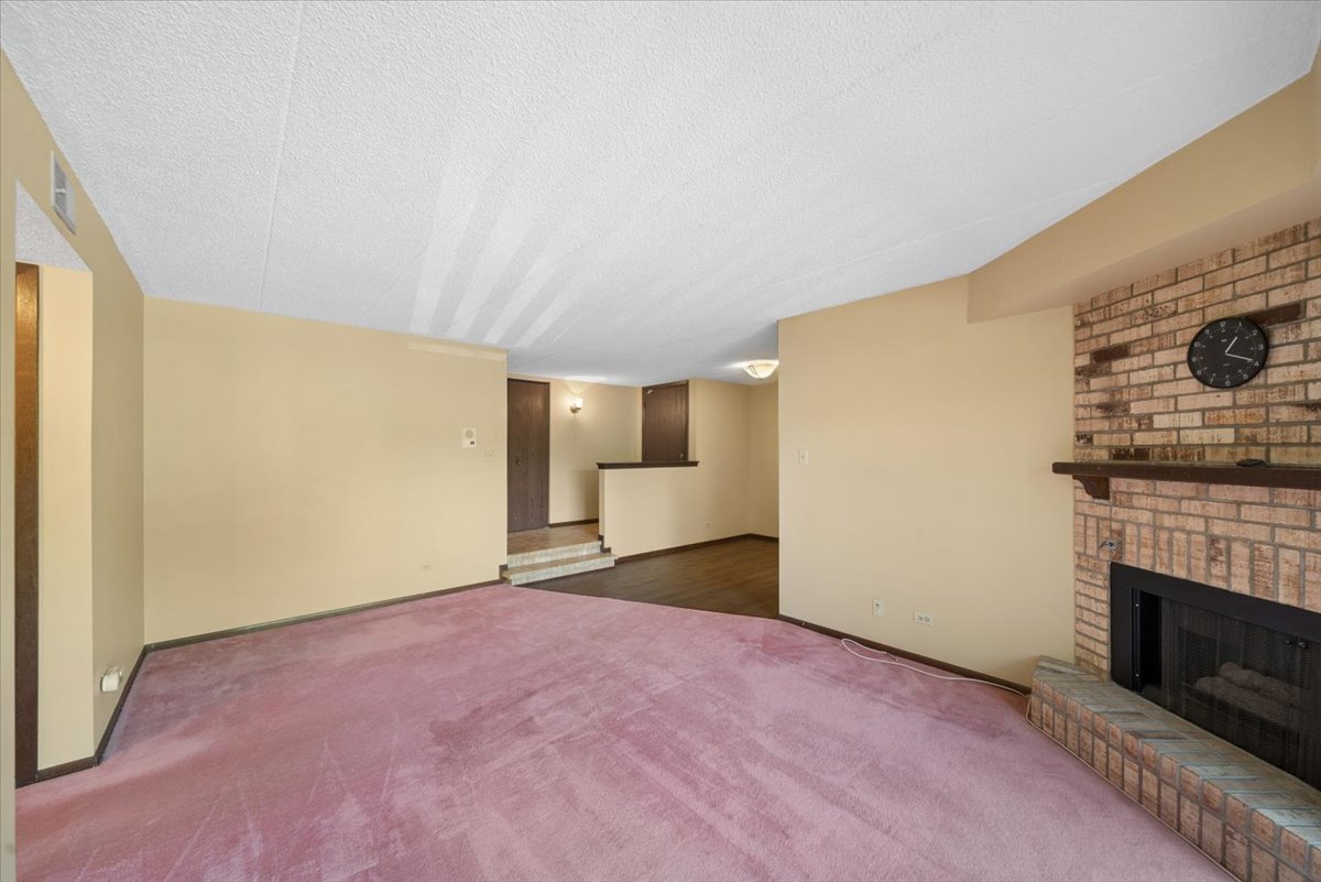 525 Cumnor Road, Unit 204 Westmont, IL 60559 - Photo 6 of 19