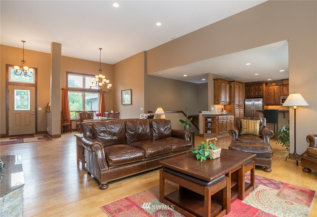 125 Altavista Road Longview, WA 98632 - Photo 4 of 24 Gallery Image 4