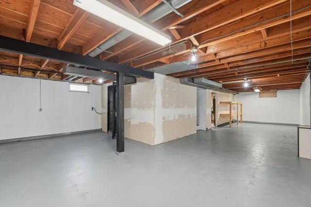 $182,900 | 2123 North Gayman Avenue, Davenport, IA 52804