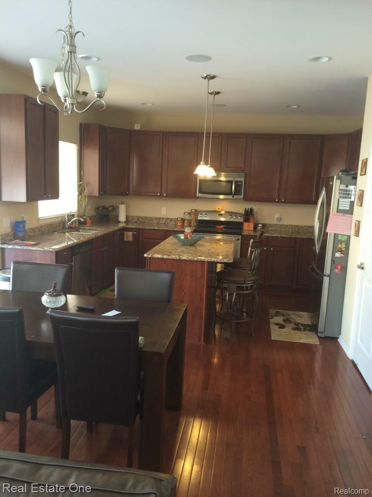 3687 Connors Drive Rochester, MI 48307 - Photo 12 of 30 IMG_0161.jpg