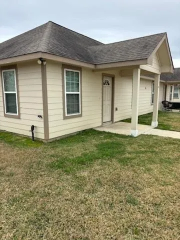 $1,025 | 8421 West 1st Street, Needville, TX 77461