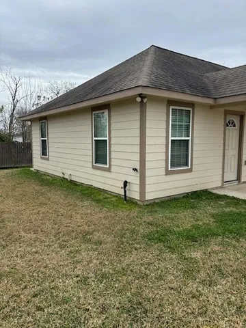 $1,025 | 8421 West 1st Street, Needville, TX 77461