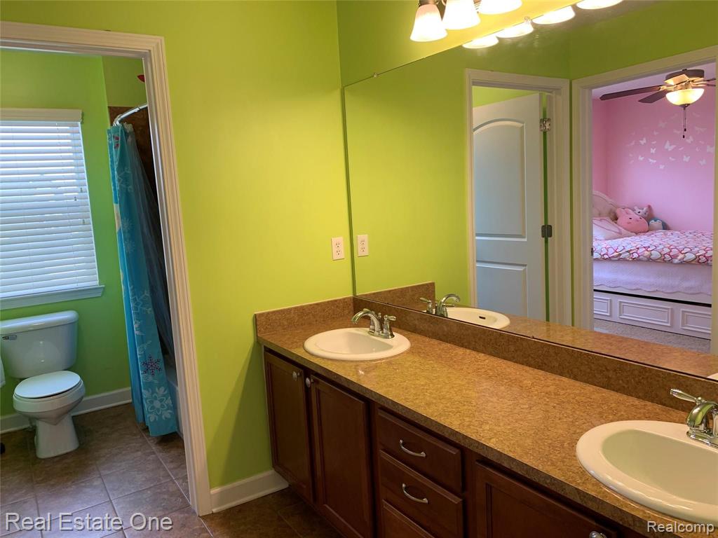 27134 Victoria Road Novi, MI 48374 - Photo 13 of 28