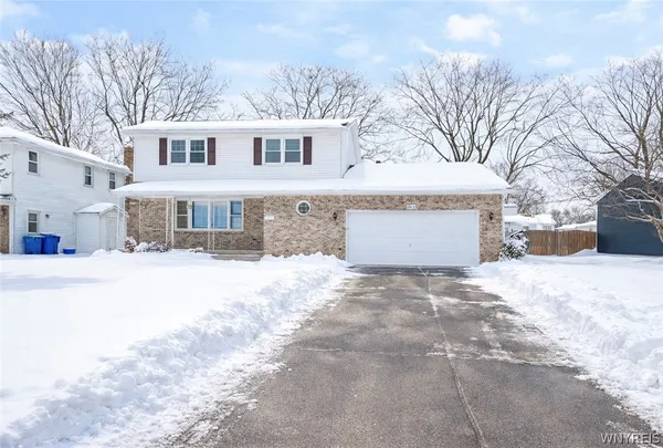 $2,675 | 263 Fruitwood Terrace, Amherst, NY 14221