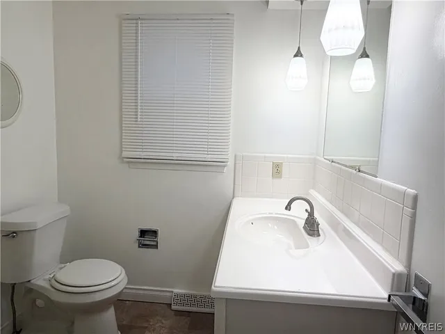 $2,675 | 263 Fruitwood Terrace, Amherst, NY 14221